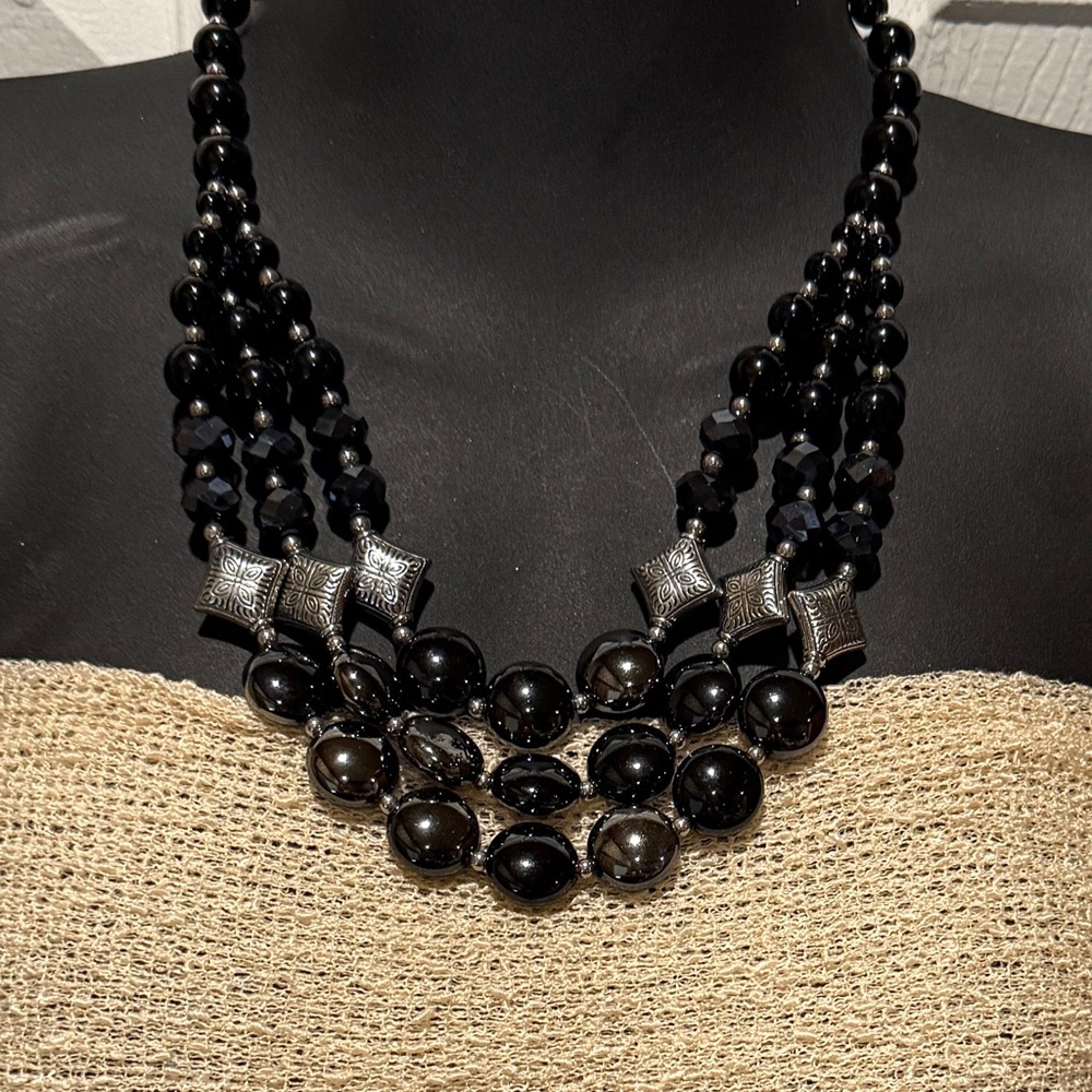 Elegant Black Beaded Necklace